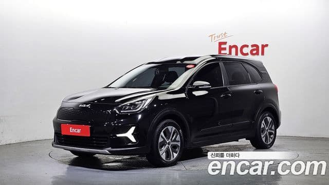 Kia Niro Plus — 1
