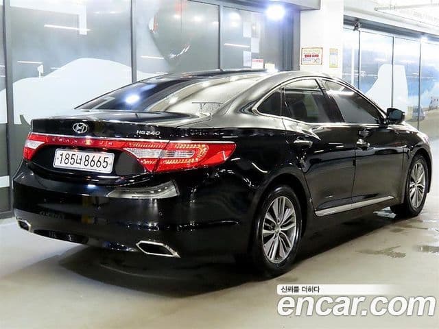 Hyundai Grandeur HG 4