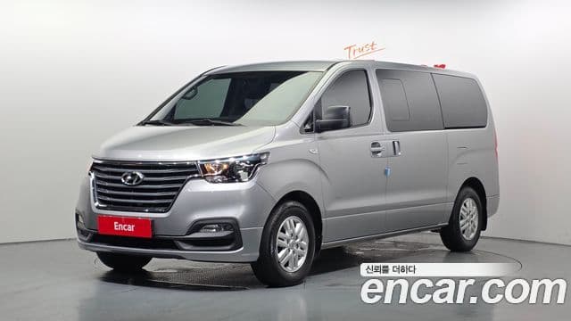 Hyundai The New Grand Starex