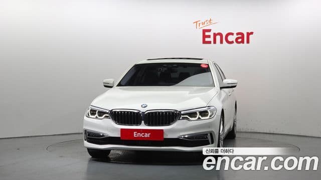 BMW 5 Series (G30) 3