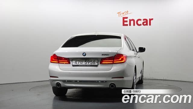 BMW 5 Series (G30) 4