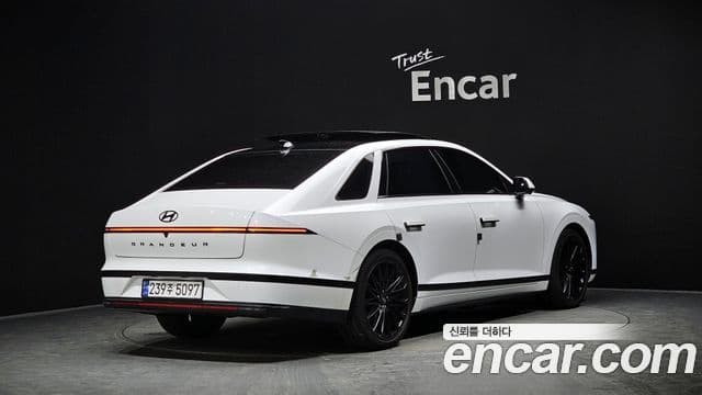 Hyundai Grandeur Hybrid (GN7) 2