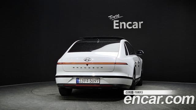 Hyundai Grandeur Hybrid (GN7) 4