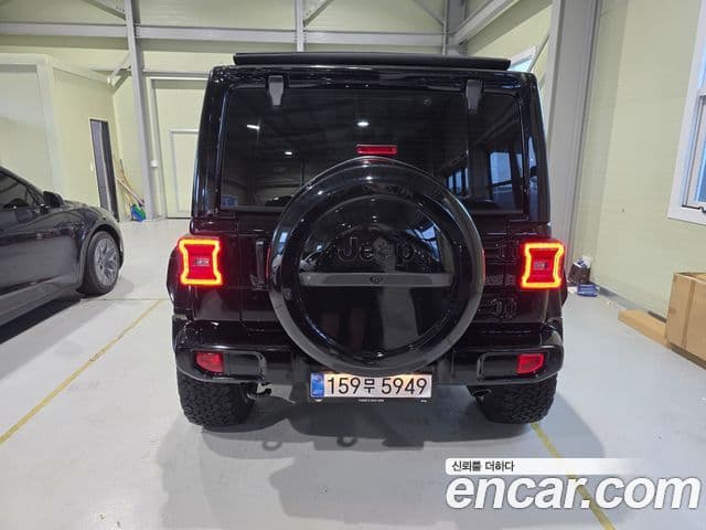 Jeep Wrangler (JL) 3