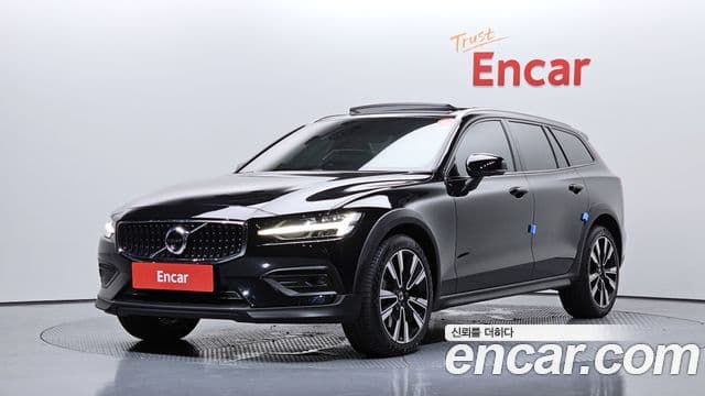 Volvo V60 Cross Country 2nd Gen 1