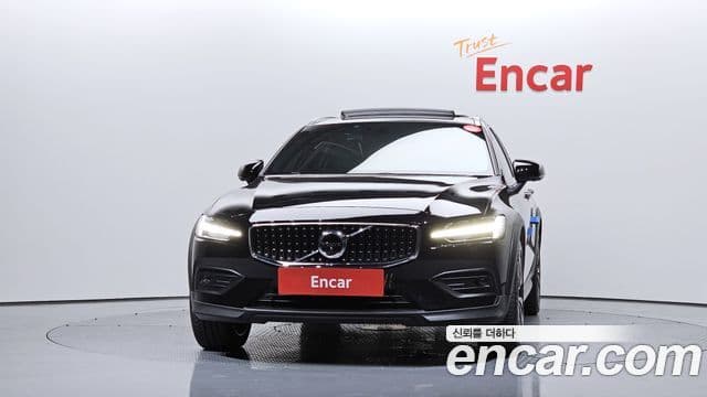 Volvo V60 Cross Country 2nd Gen 2