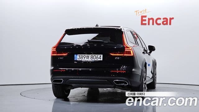 Volvo V60 Cross Country 2nd Gen 3
