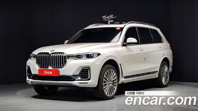 BMW X7 (G07) 1