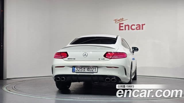 Mercedes-Benz C-Class W205 4