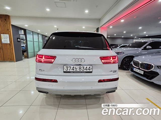 Audi Q7 (4M) 3