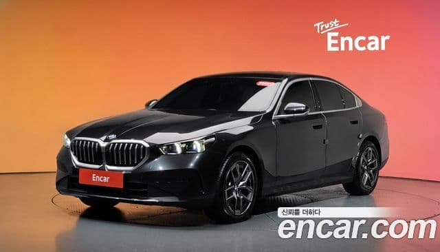 BMW 5 Series (G60)