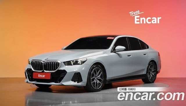 BMW 5 Series (G60)