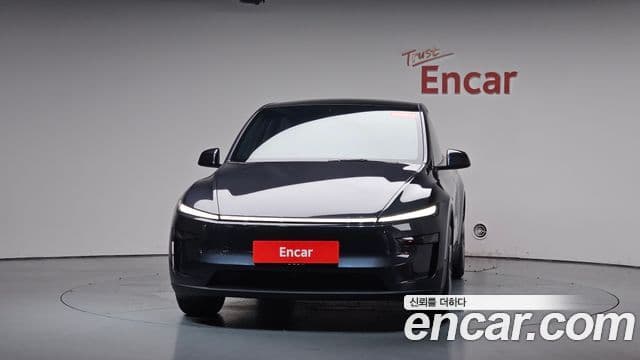 Tesla Model Y 2