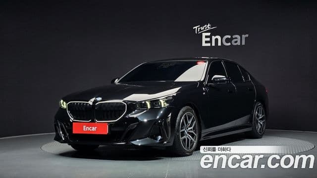 BMW 5 Series (G60)