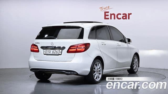 Mercedes-Benz B-Class W246 2