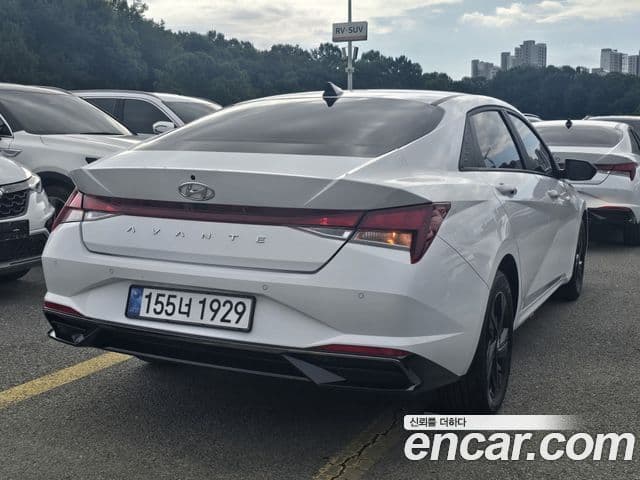 Hyundai Avante (CN7) 3