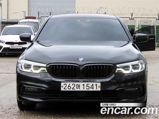 BMW 5 Series (G30)