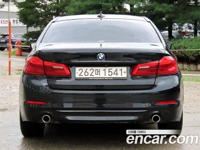 BMW 5 Series (G30) 2