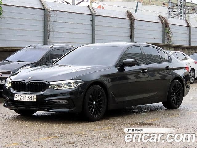 BMW 5 Series (G30) 3