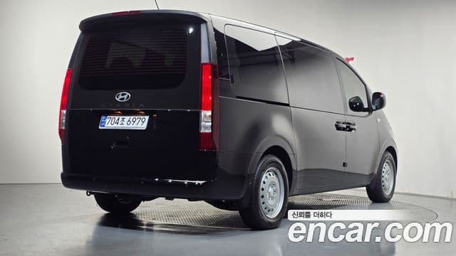 Hyundai Staria 2