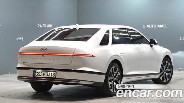 Hyundai Grandeur (GN7) 3