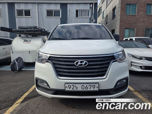 Hyundai The New Grand Starex 1
