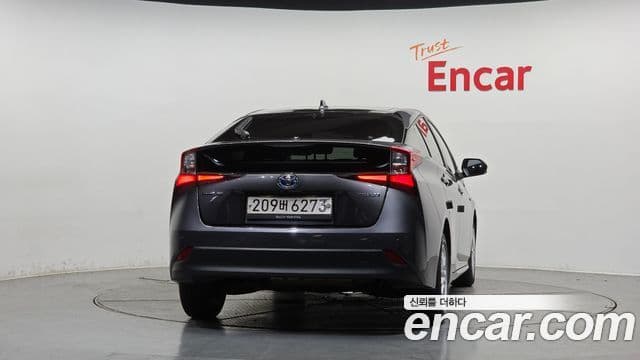 Toyota Prius 4th Gen 4