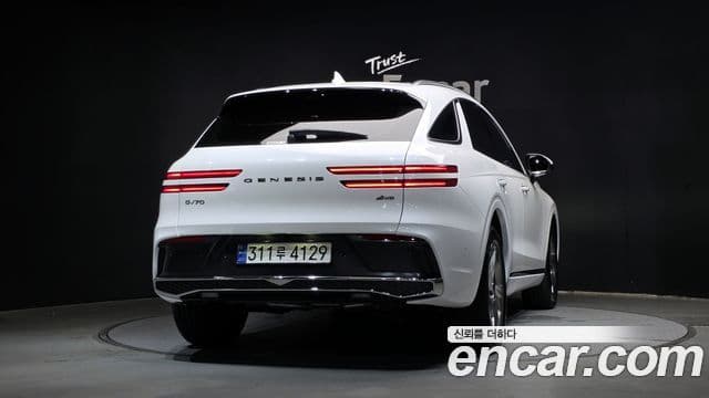 Genesis GV70 4