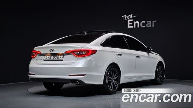 Hyundai LF Sonata 2
