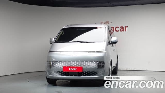 Hyundai Staria 3
