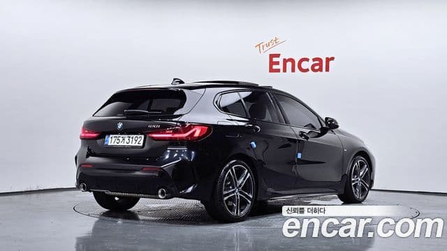 BMW 1 Series (F40) 2