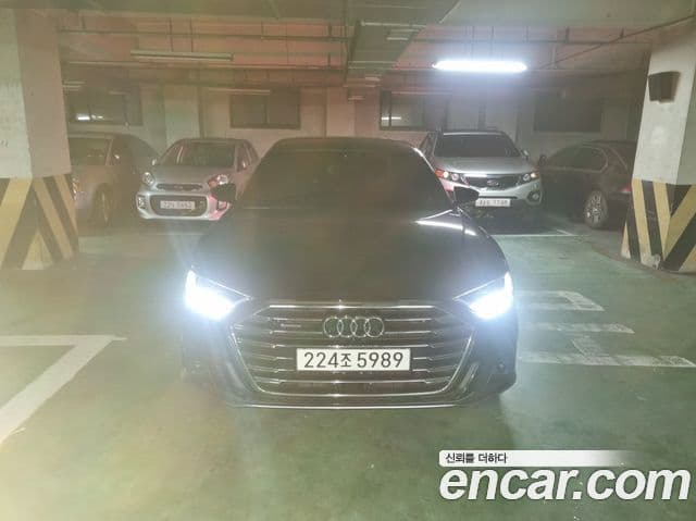 Audi A8 (D5) 1