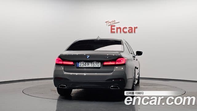 BMW 5 Series (G30) 3