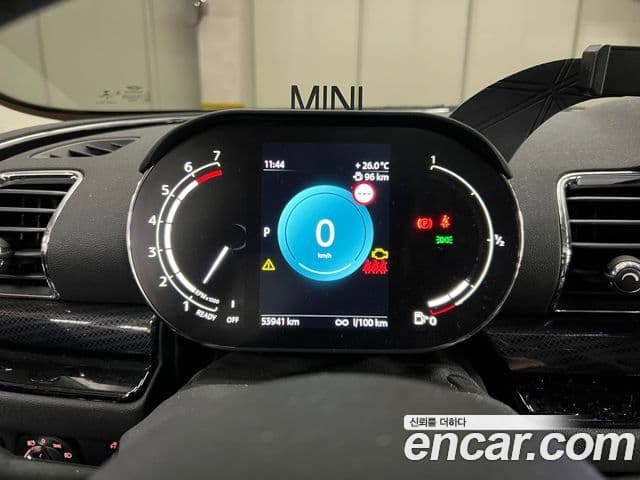 MINI Cooper Clubman 4