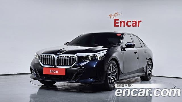 BMW 5 Series (G60)