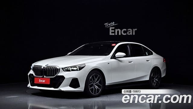 BMW 5 Series (G60)