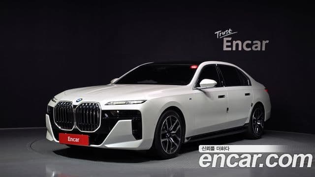 BMW 7 Series (G70)