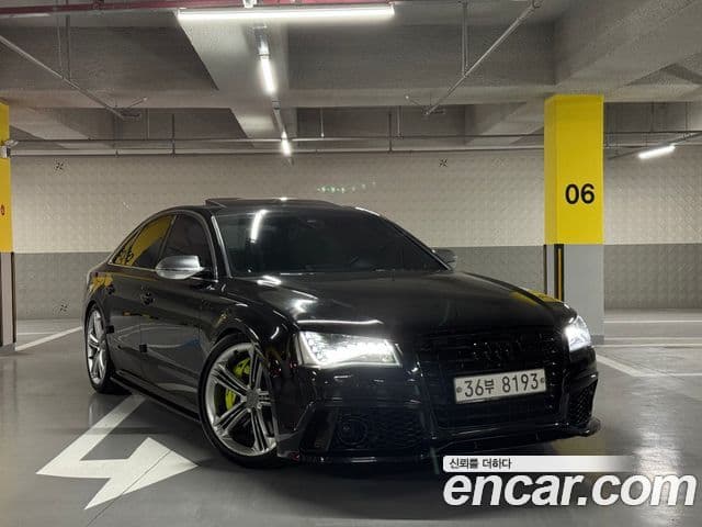 Audi S8